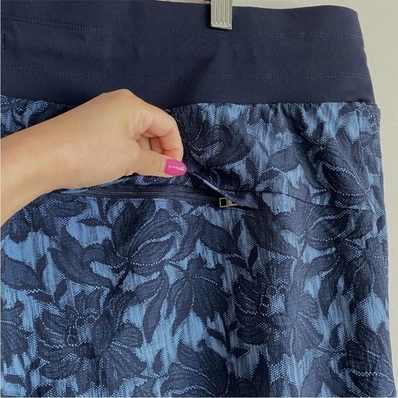 Athleta Trekkie North Printed Jogger Pants - Women's Plus Sz 22 Navy floral - Picture 6 of 12